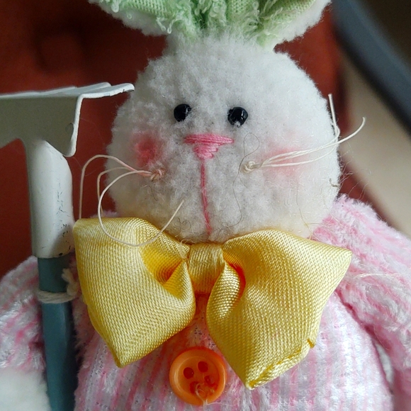 Standing Tall Garden Rabbit - Picture 12 of 12